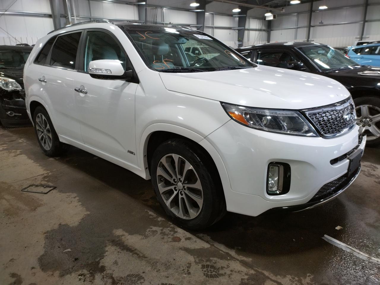 Photo 13 from auction – 2014 KIA SORENTO SX with VIN 5XYKWDA70EG529332