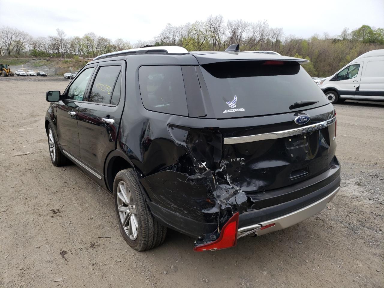 Photo 3 from auction – 2017 FORD EXPLORER L with VIN 1FM5K8F8XHGB81327