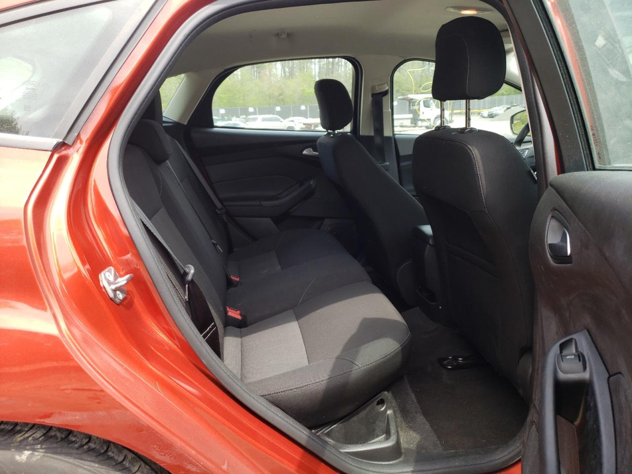 Photo 6 from auction – 2018 FORD FOCUS SE with VIN 1FADP3K27JL246028