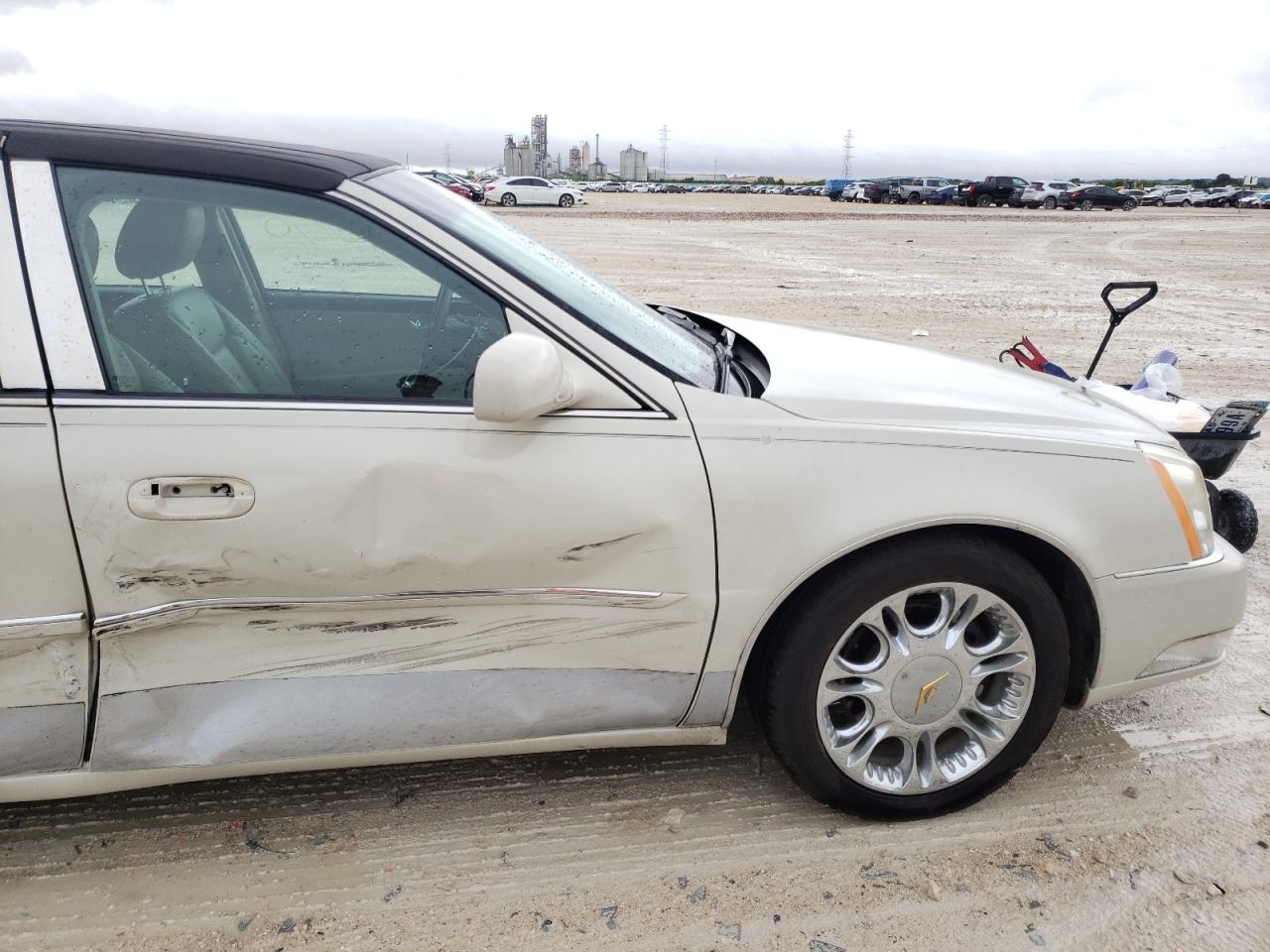 Photo 9 from auction – 2010 CADILLAC DTS with VIN 1G6KA5EY5AU104398