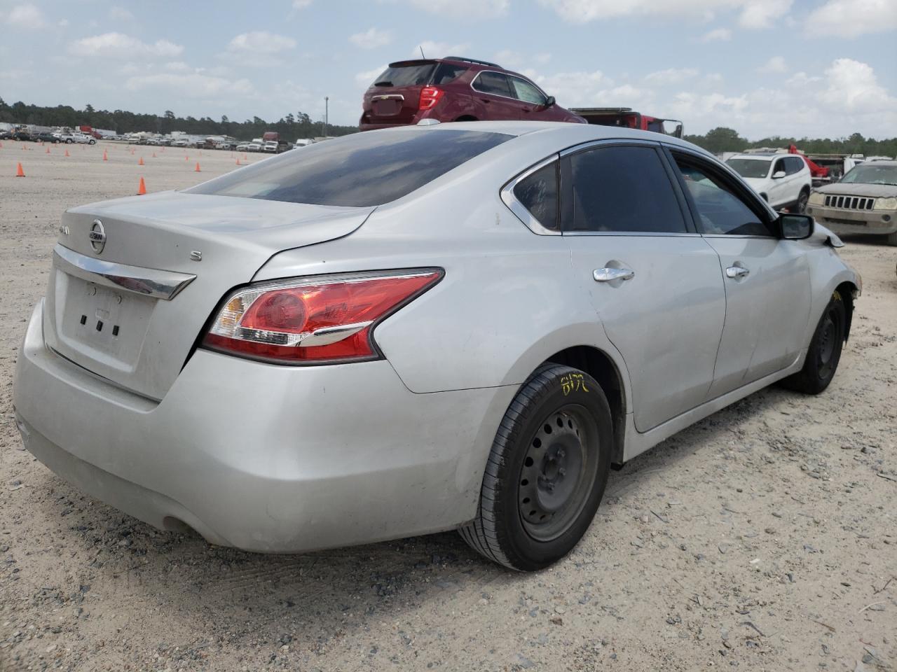 Photo 4 from auction – 2015 NISSAN ALTIMA 2.5 with VIN 1N4AL3AP0FN323555