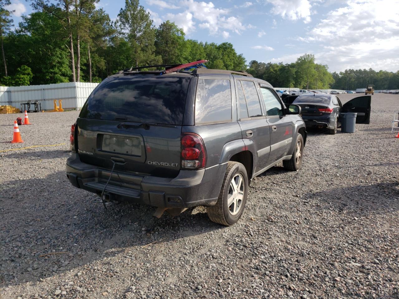 Photo 4 from auction – 2004 CHEVROLET TRAILBLAZE with VIN 1GNDS13S342447129