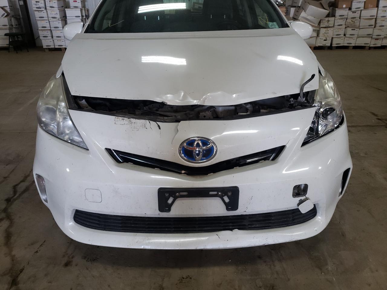 Photo 9 from auction – 2012 TOYOTA PRIUS V with VIN JTDZN3EU9C3128021