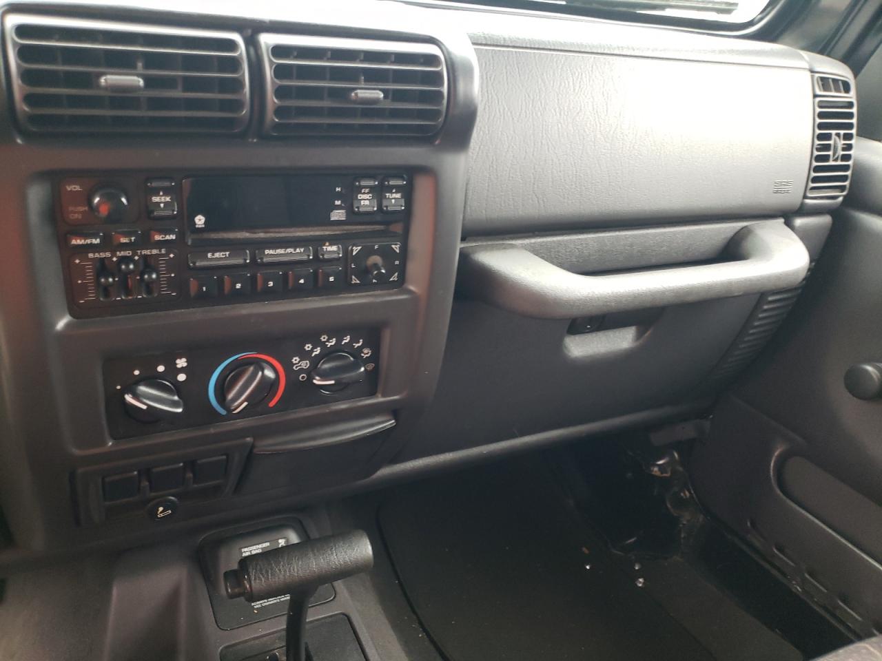 Photo 9 from auction – 2001 JEEP WRANGLER with VIN 1J4FA49S31P312349