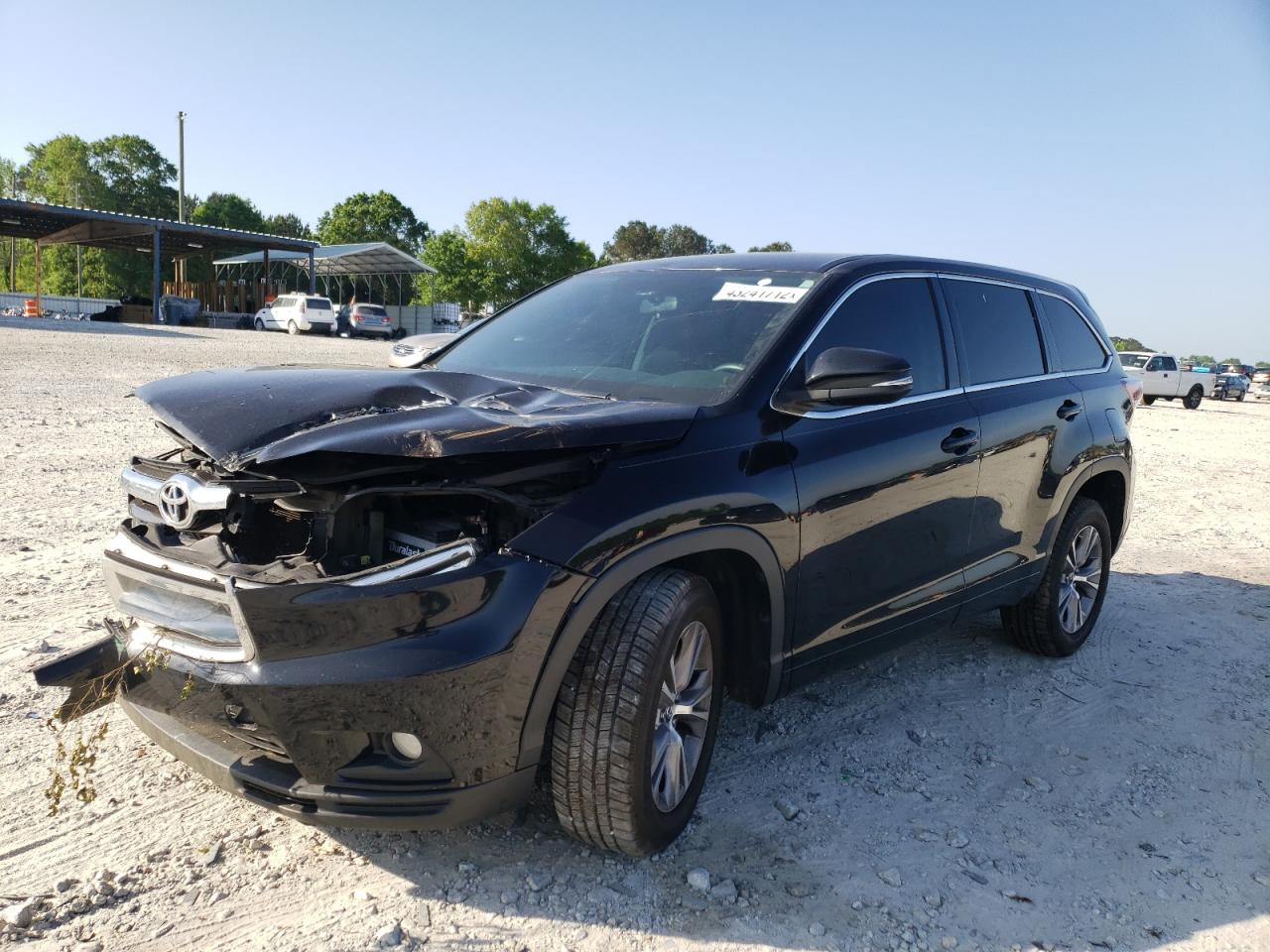 Photo 2 from auction – 2016 TOYOTA HIGHLANDER with VIN 5TDZKRFH7GS160743