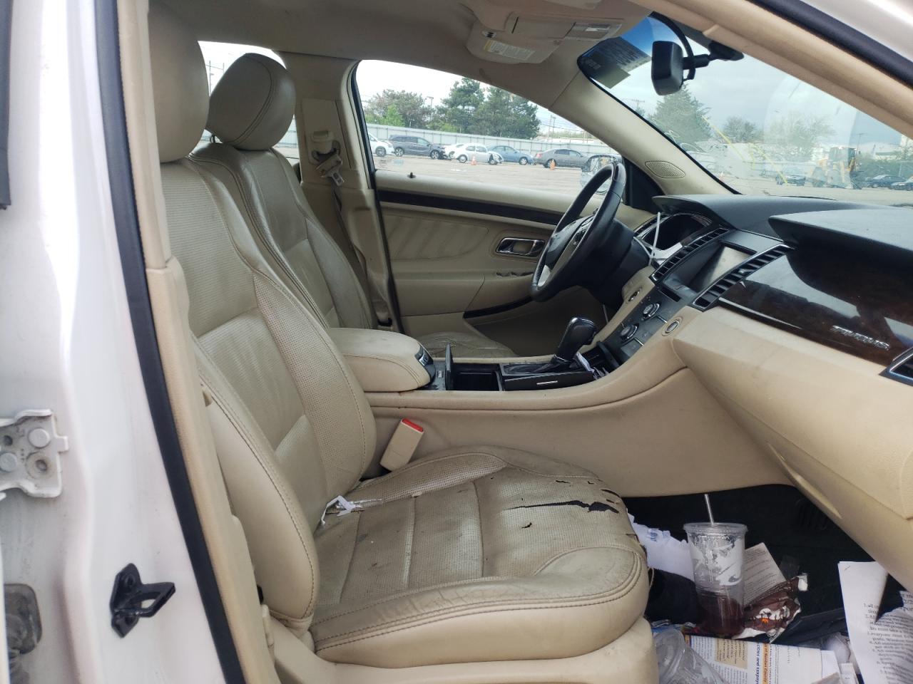 Photo 5 from auction – 2015 FORD TAURUS LIM with VIN 1FAHP2F80FG101083