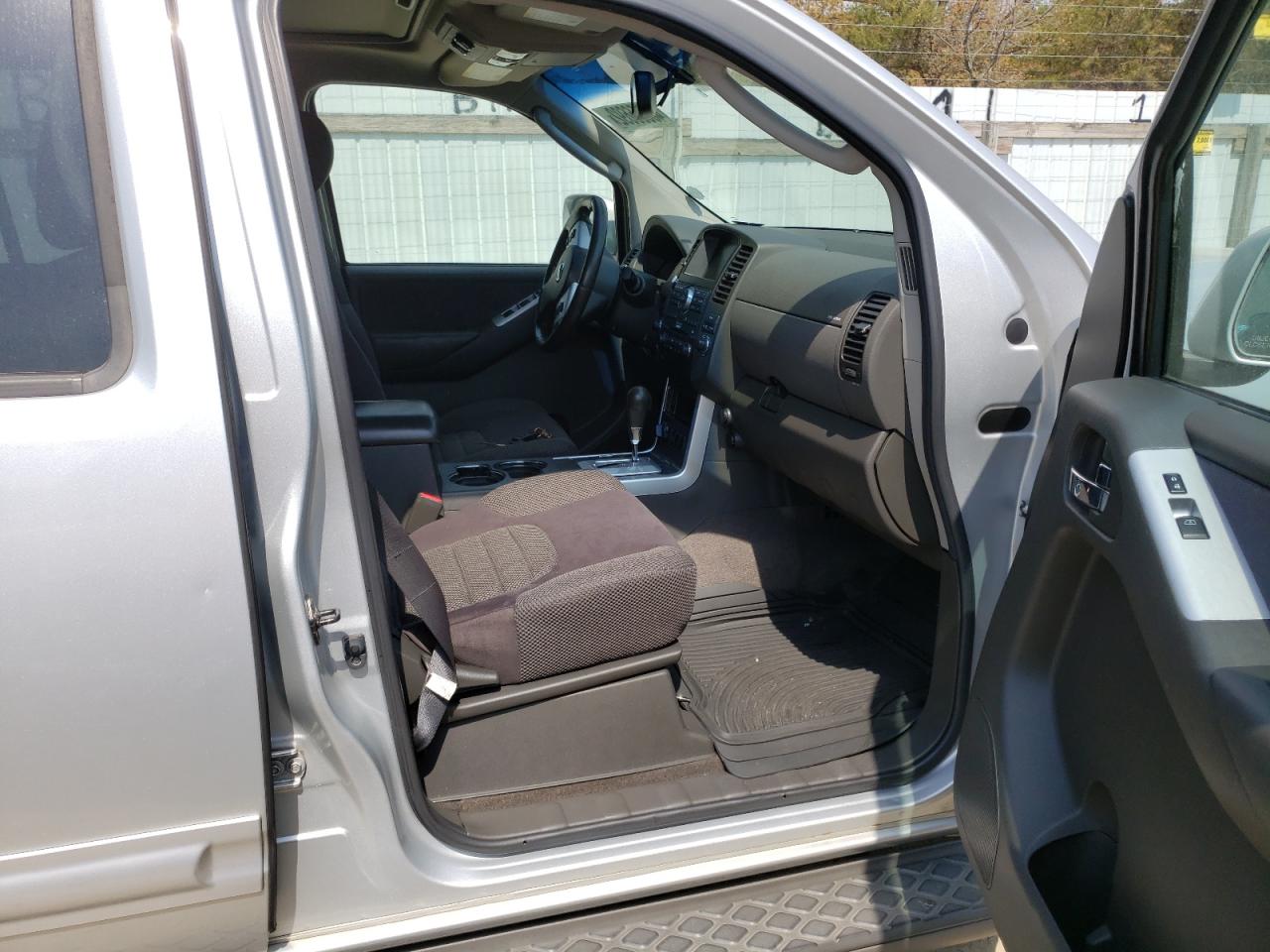 Photo 5 from auction – 2008 NISSAN PATHFINDER with VIN 5N1AR18B38C608106
