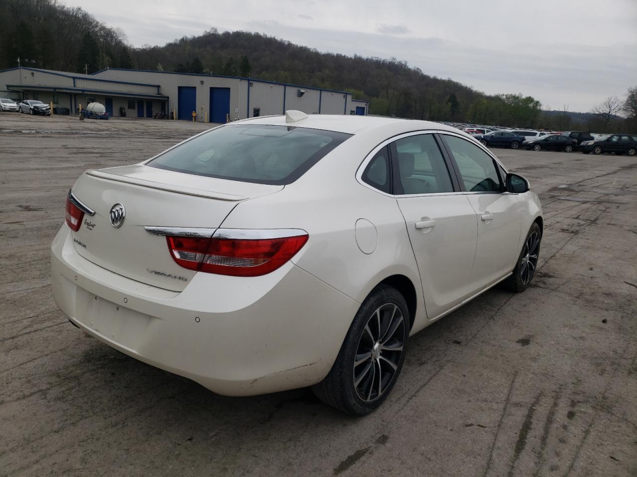 Photo 4 from auction – 2016 BUICK VERANO SPO with VIN 1G4PW5SK6G4124555