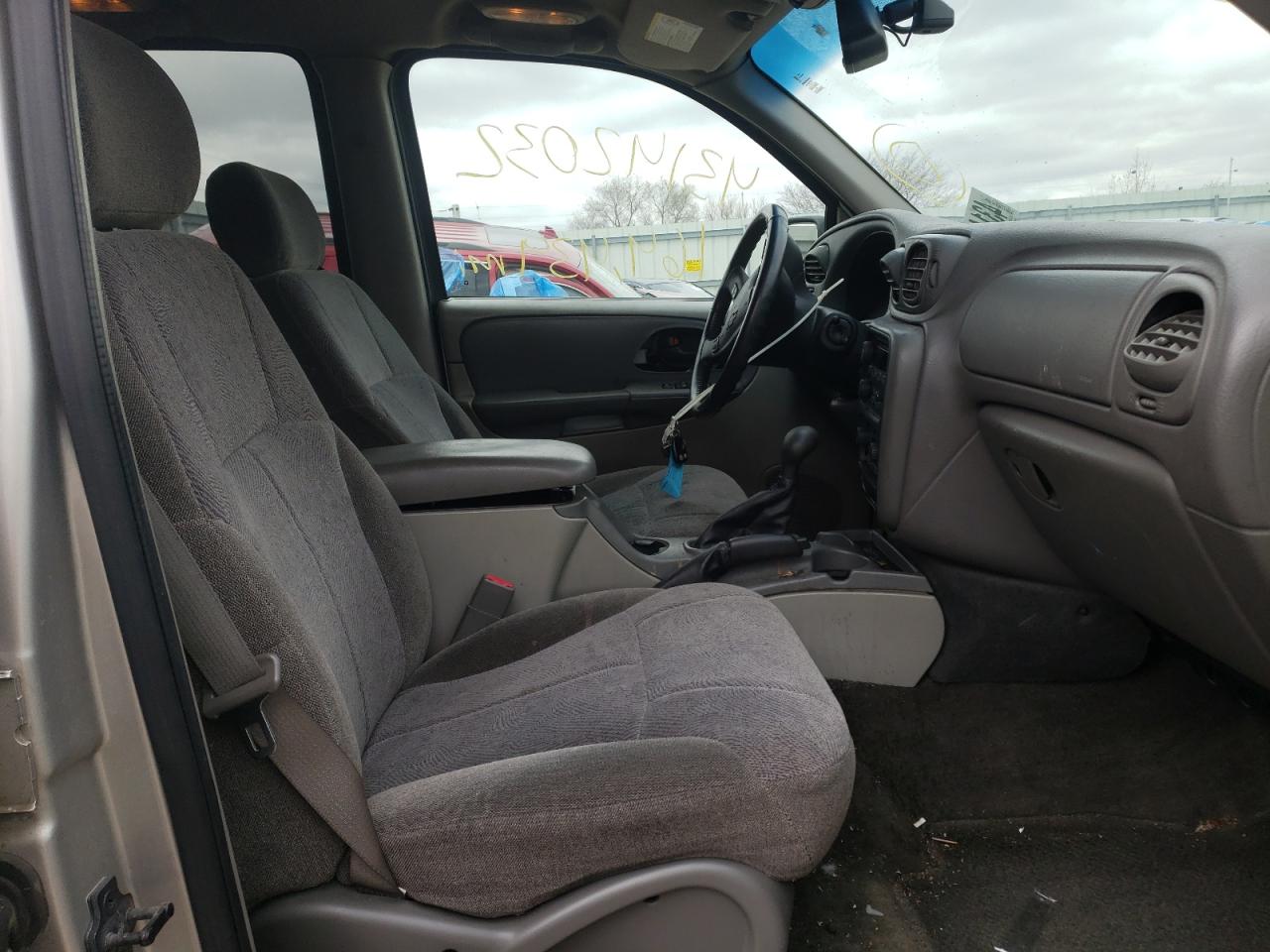 Photo 5 from auction – 2004 CHEVROLET TRAILBLAZE with VIN 1GNDT13S942103947