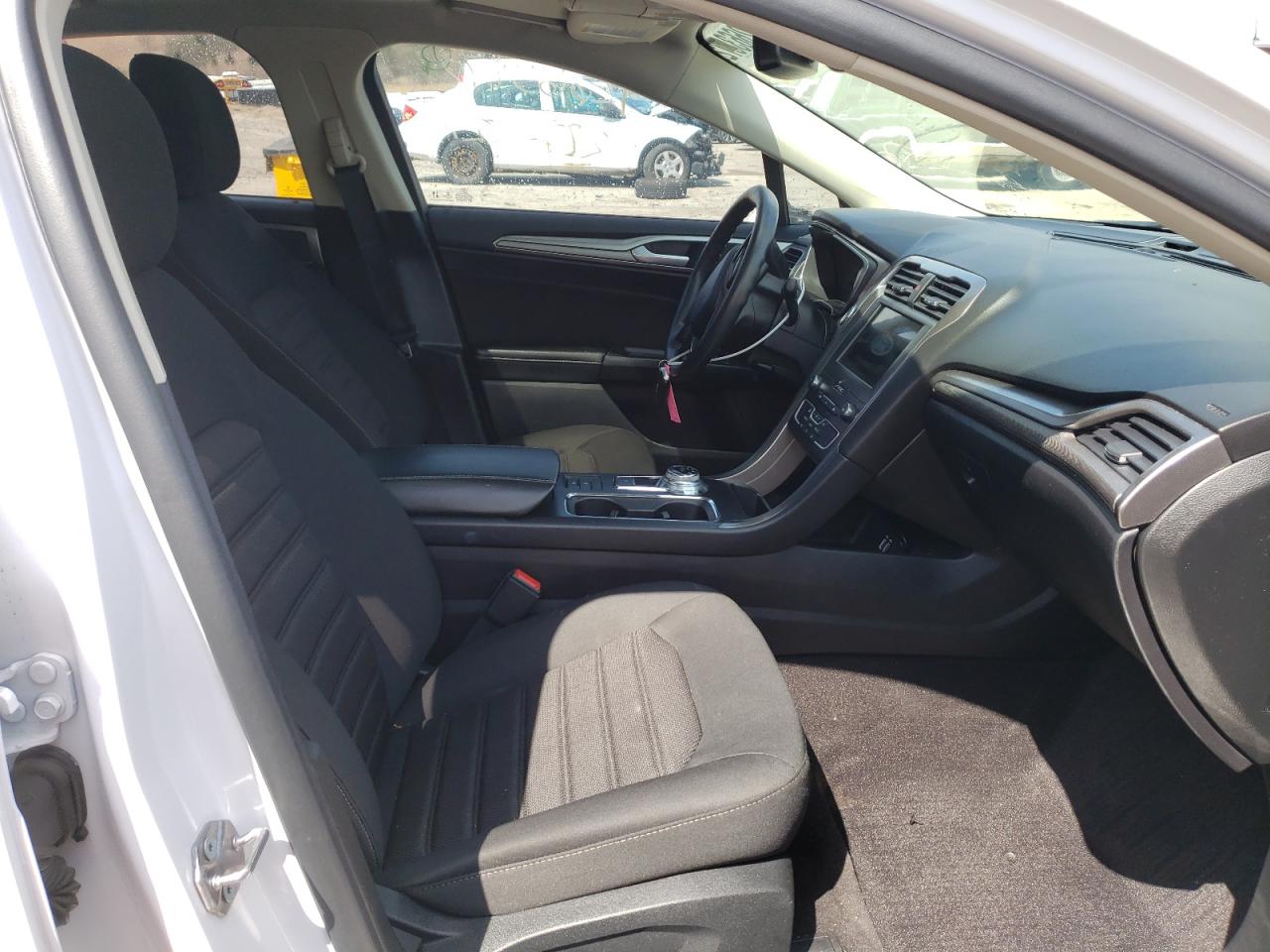 Photo 5 from auction – 2020 FORD FUSION SE with VIN 3FA6P0HD4LR226453
