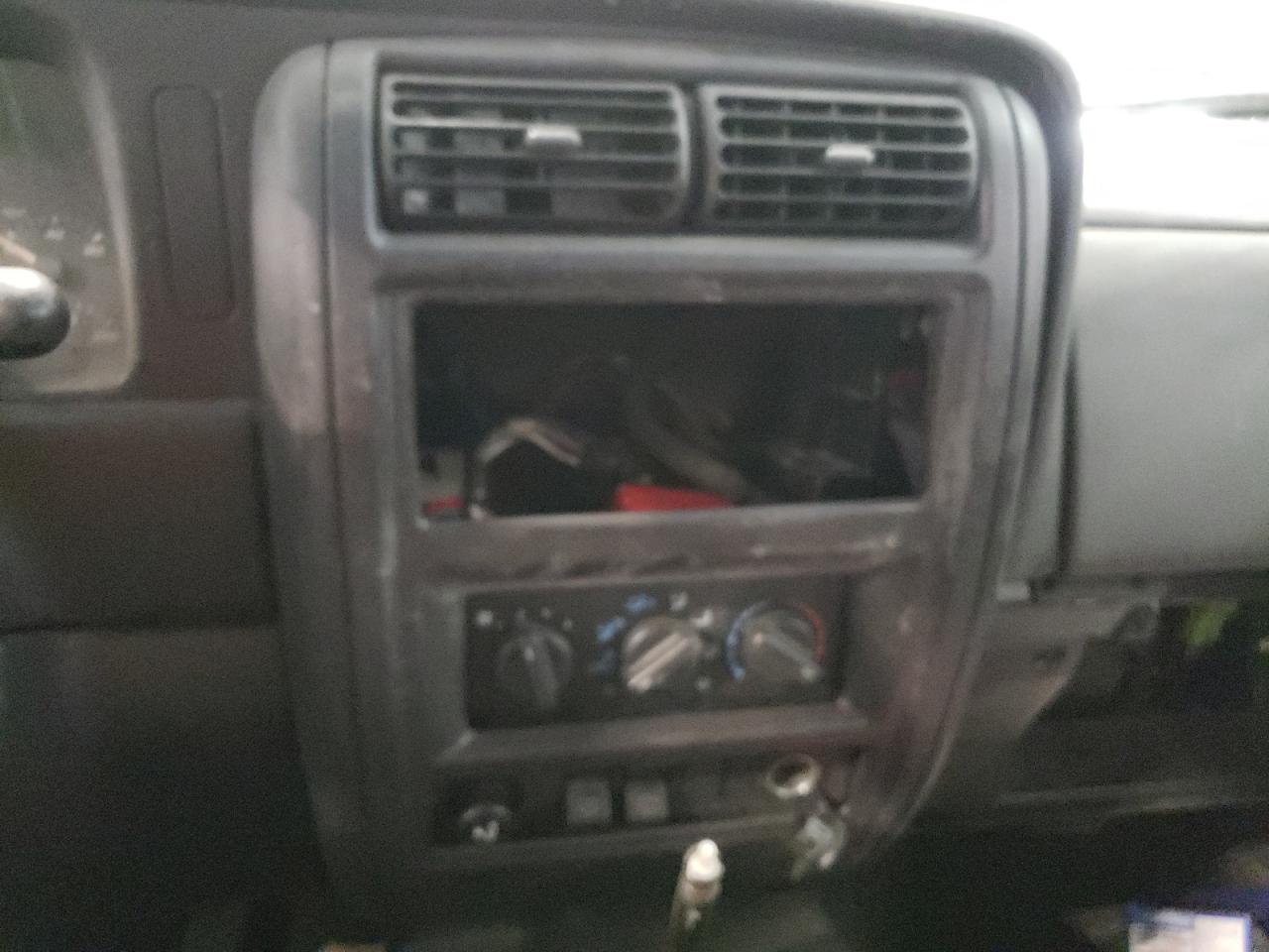 Photo 9 from auction – 1999 JEEP CHEROKEE S with VIN 1J4FF68S7XL585566