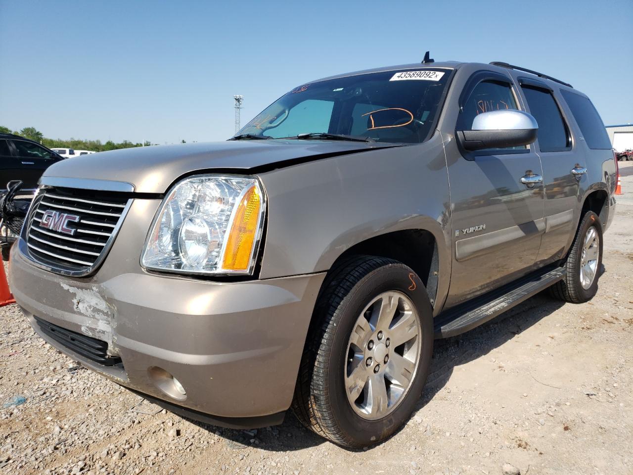 Photo 2 from auction – 2007 GMC YUKON with VIN 1GKFK13047R303556
