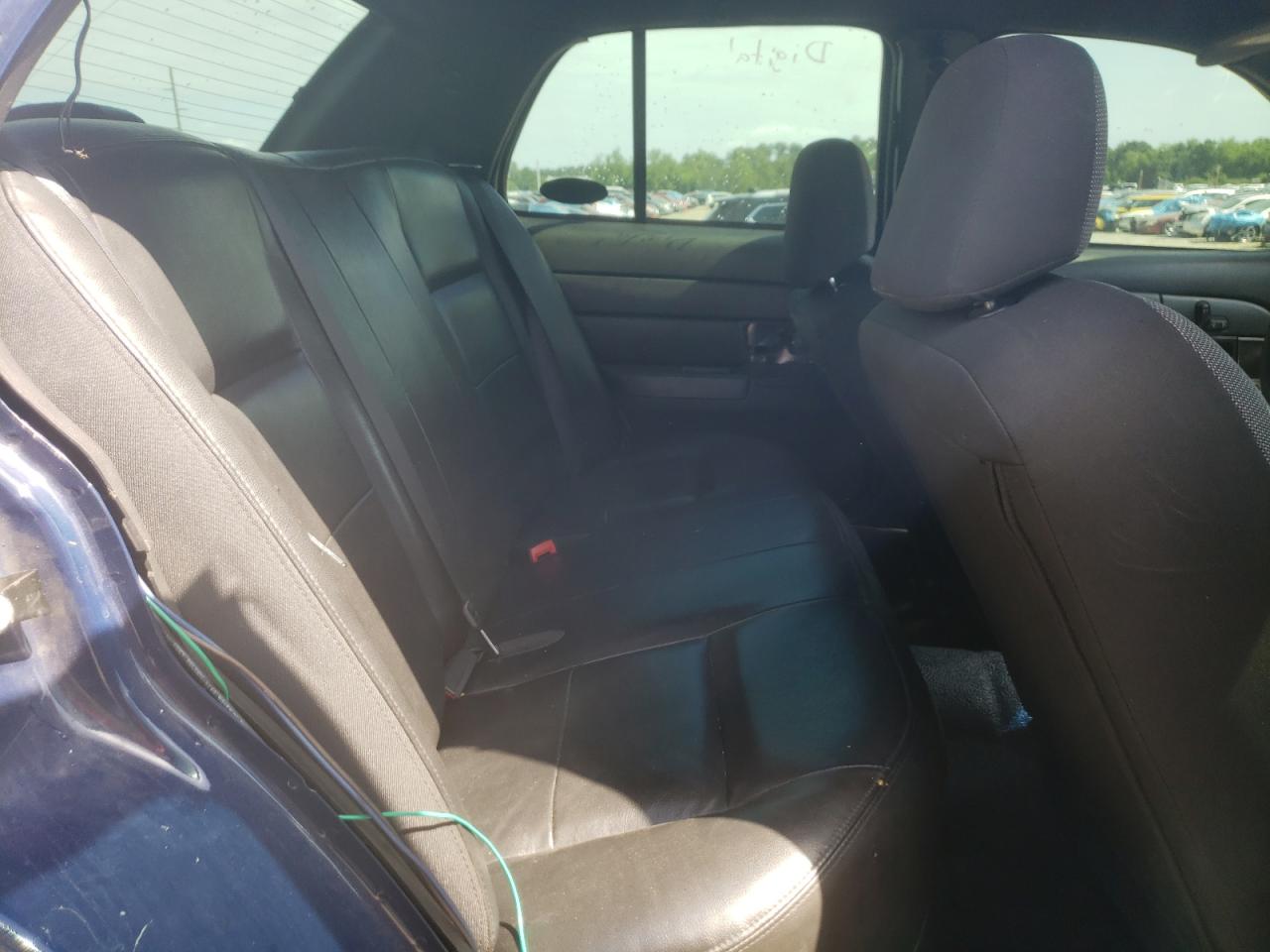 Photo 6 from auction – 2007 FORD CROWN VICT with VIN 2FAFP71W37X159162