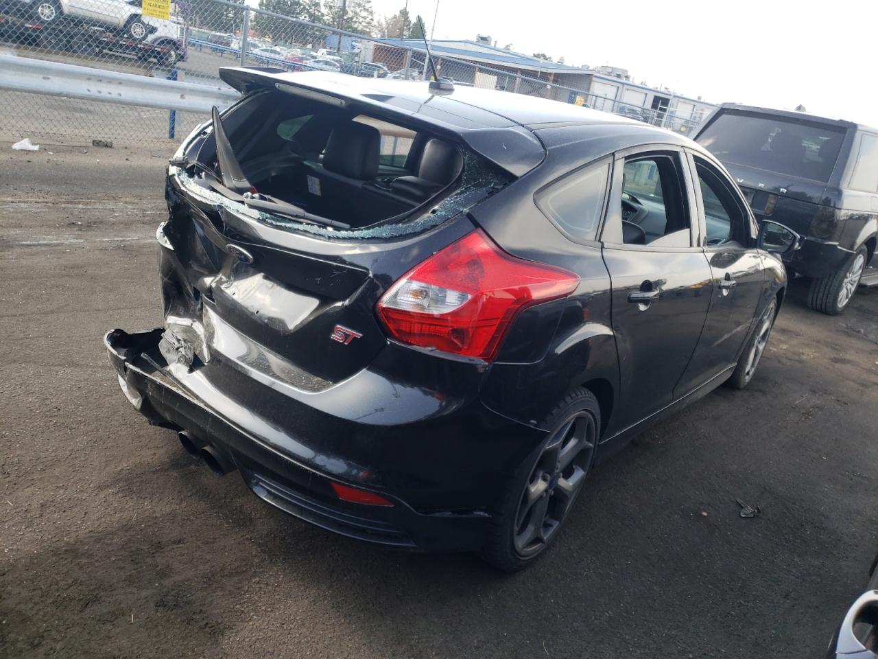 Photo 4 from auction – 2014 FORD FOCUS ST with VIN 1FADP3L93EL398390