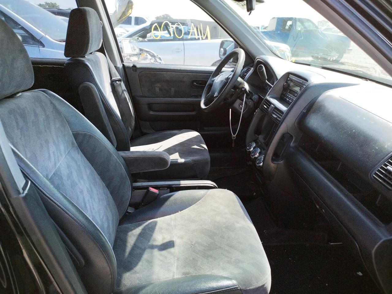 Photo 5 from auction – 2003 HONDA CR-V EX with VIN JHLRD78843C028906