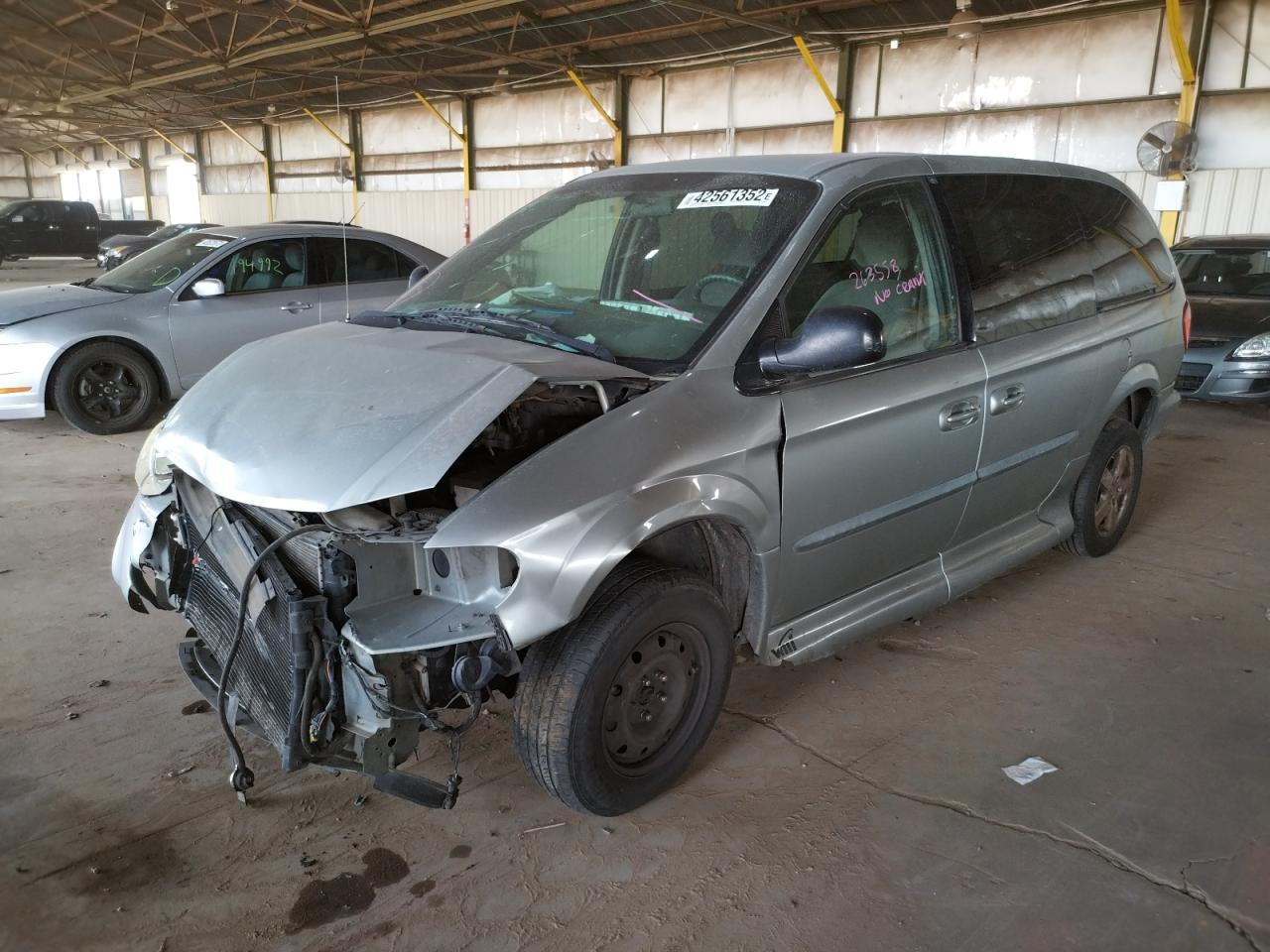 Photo 2 from auction – 2003 DODGE GRAND CARA with VIN 2D4GP44303R153920