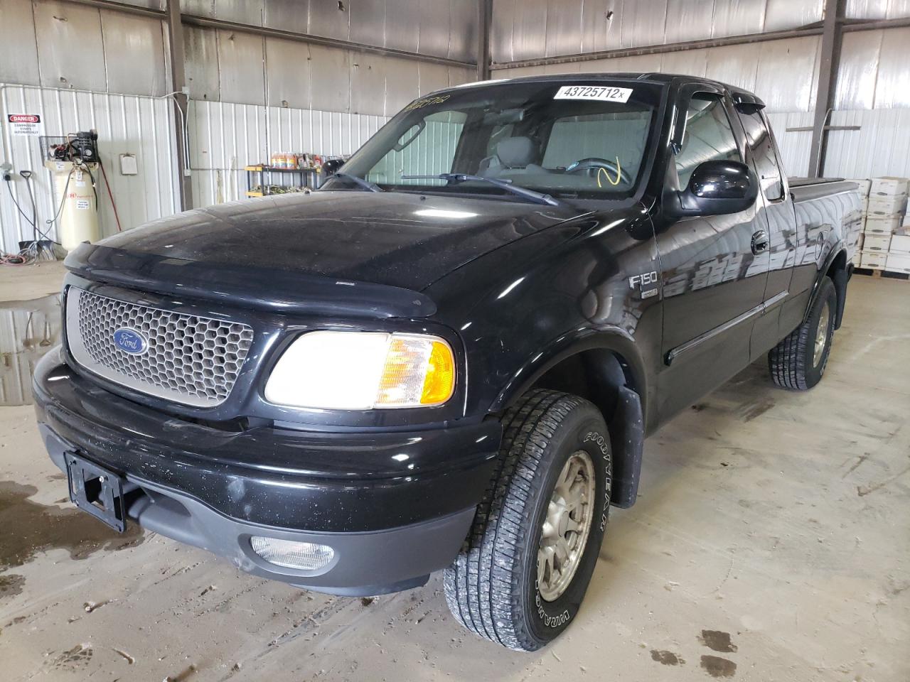 Photo 2 from auction – 2003 FORD F150 with VIN 2FTRX18L83CA15995