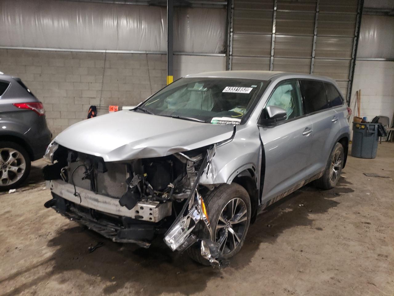 Photo 2 from auction – 2019 TOYOTA HIGHLANDER with VIN 5TDBZRFH5KS962682