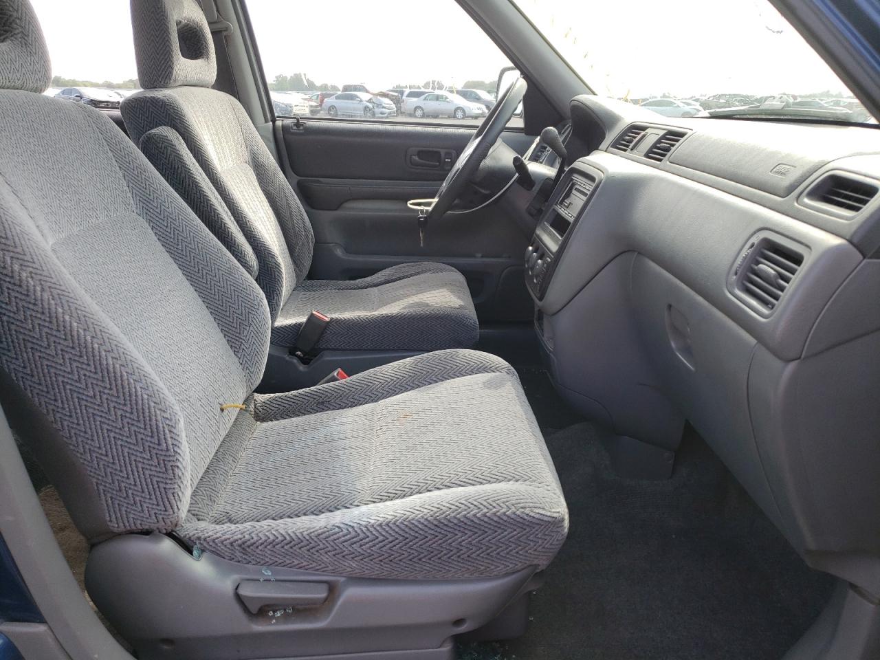 Photo 5 from auction – 1997 HONDA CR-V LX with VIN JHLRD1845VC003123