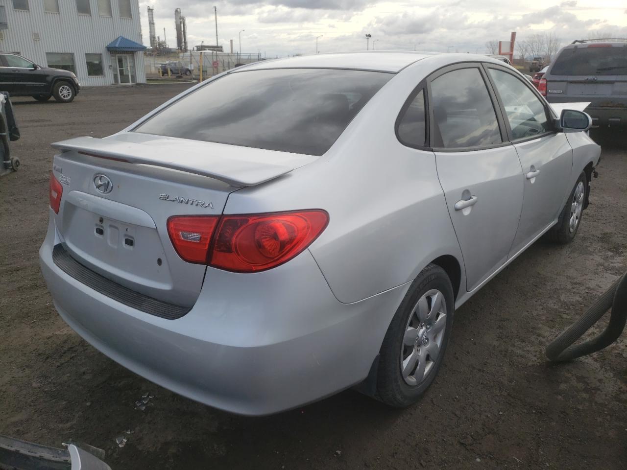 Photo 4 from auction – 2007 HYUNDAI ELANTRA GL with VIN KMHDU45D07U257571