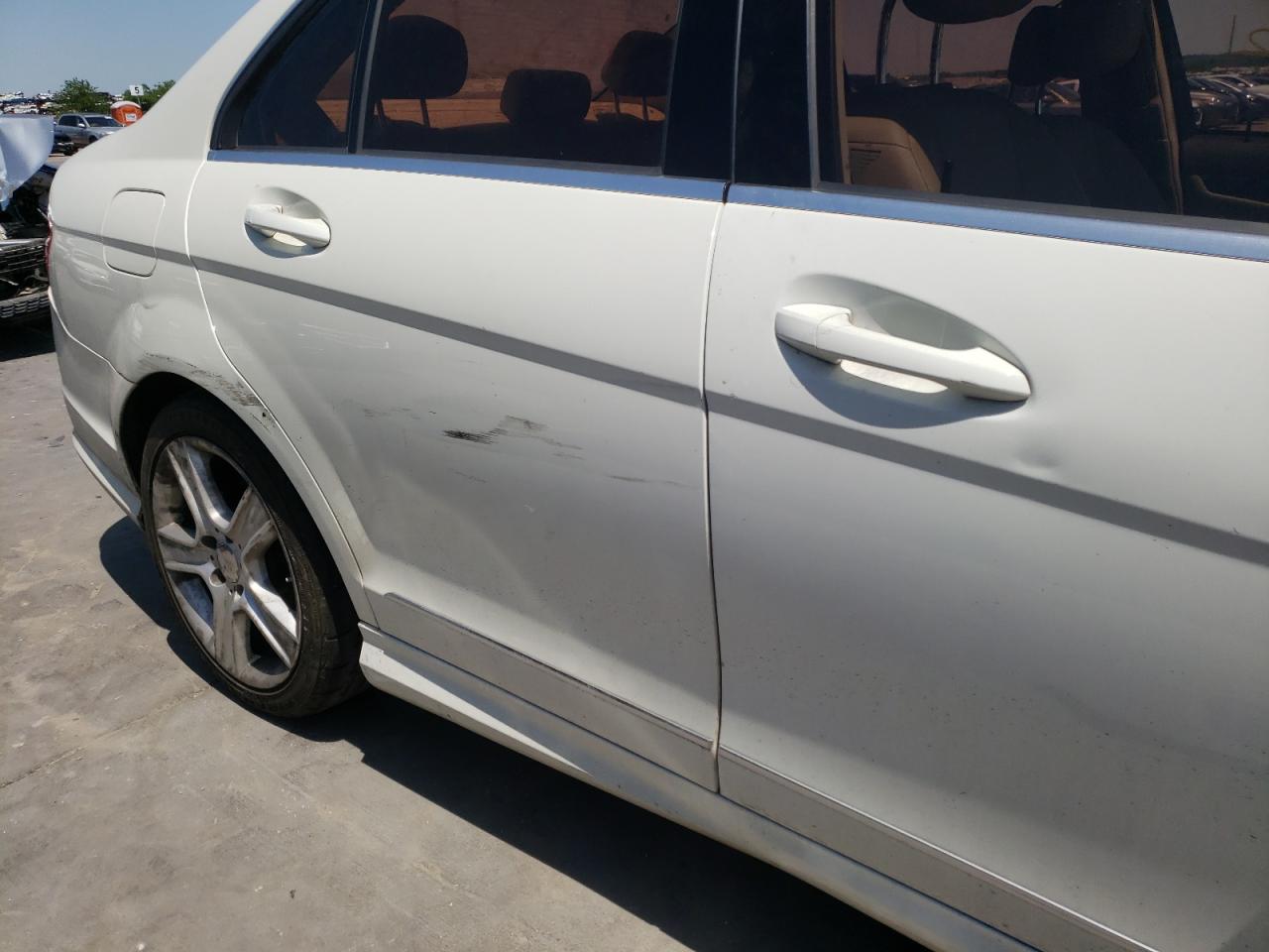 Photo 9 from auction – 2011 MERCEDES-BENZ C 300 with VIN WDDGF5EB4BR146510