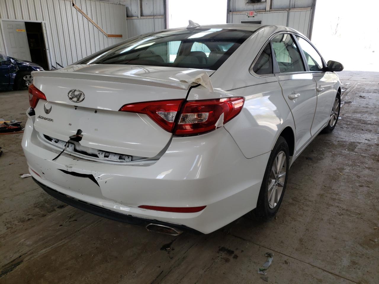 Photo 4 from auction – 2015 HYUNDAI SONATA SE with VIN 5NPE24AF6FH230776