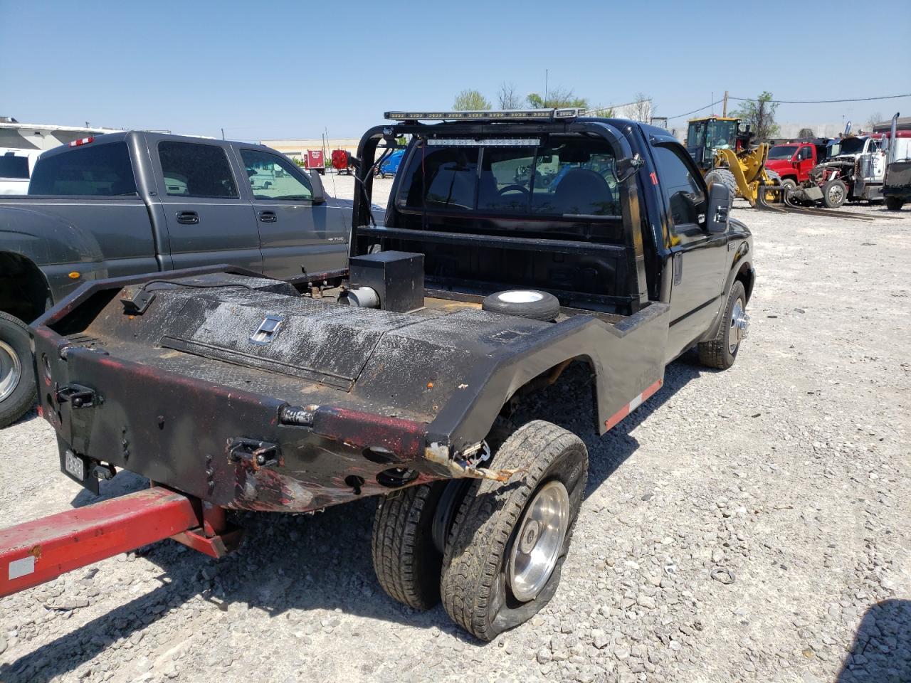 Photo 4 from auction – 2004 FORD F350 SUPER with VIN 1FDWF36L24ED99171