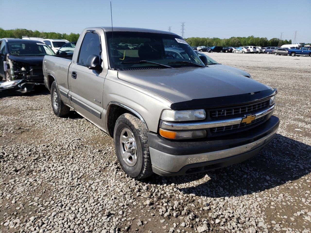 CHEVROLET SILVERADO 2000 with VIN 1GCEC14W9YZ257506 - Photo from auction
