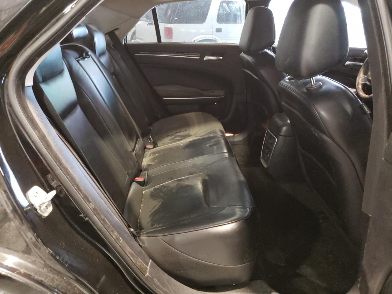 Photo 6 from auction – 2016 CHRYSLER 300C with VIN 2C3CCAKG3GH191136