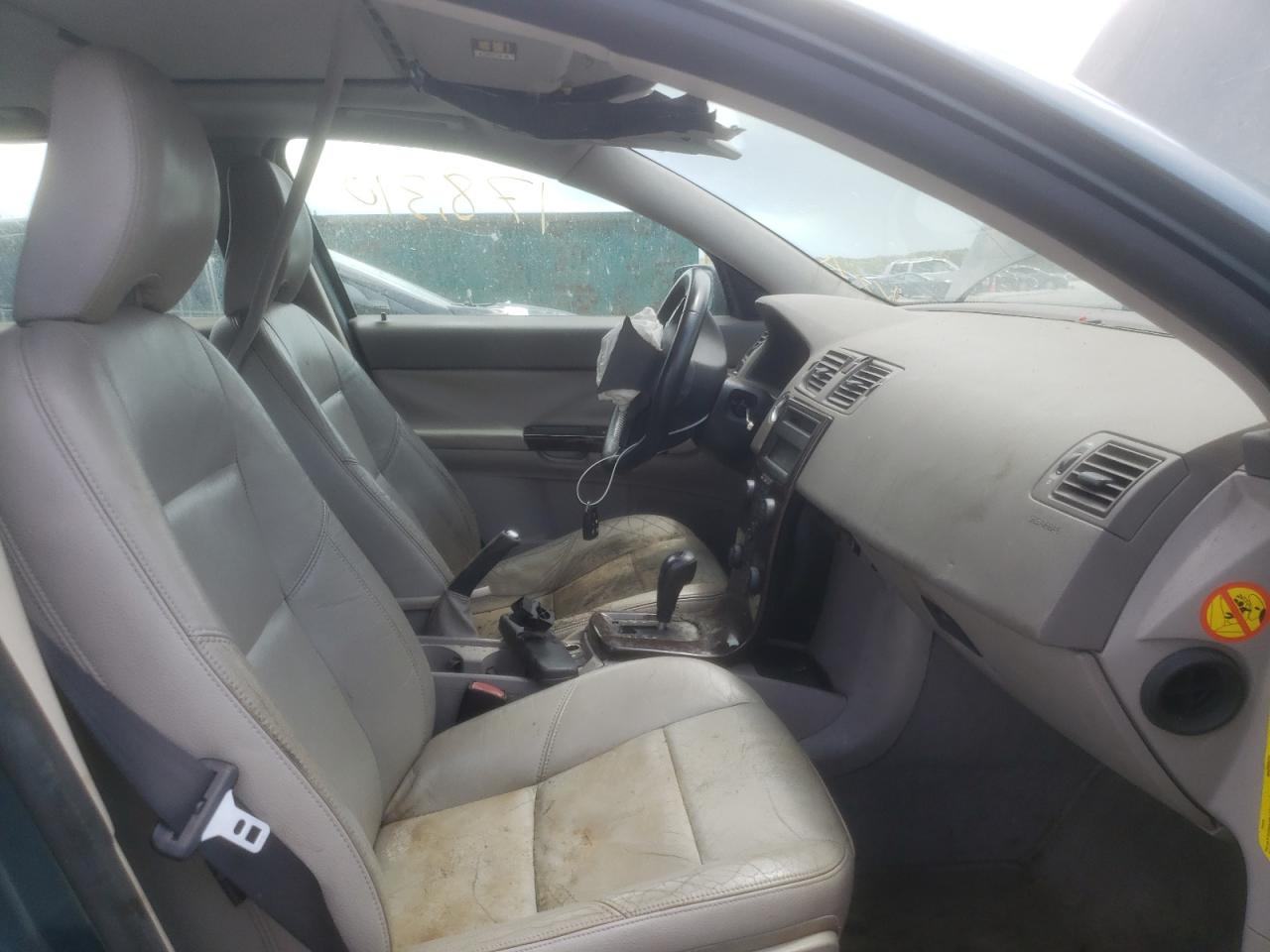Photo 5 from auction – 2005 VOLVO V50 2.4I with VIN YV1MW382452057654