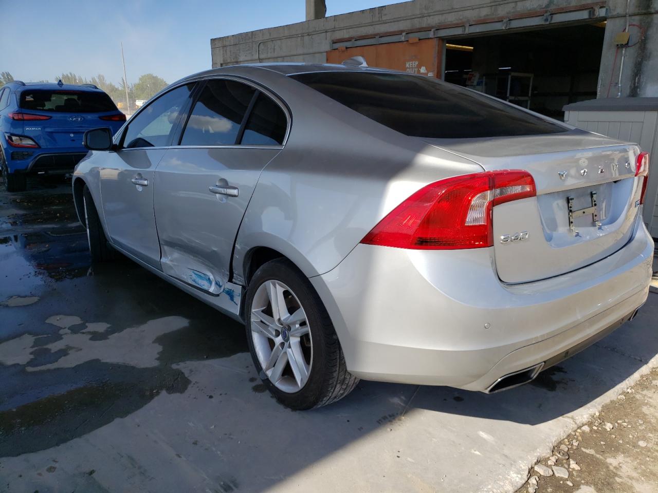 Photo 3 from auction – 2015 VOLVO S60 PREMIE with VIN YV140MFK3F2355463