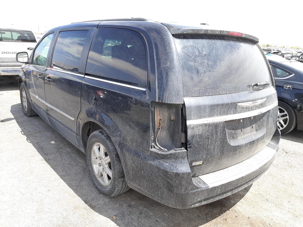 Photo 3 from auction – 2012 CHRYSLER TOWN & COU with VIN 2C4RC1BG1CR126652