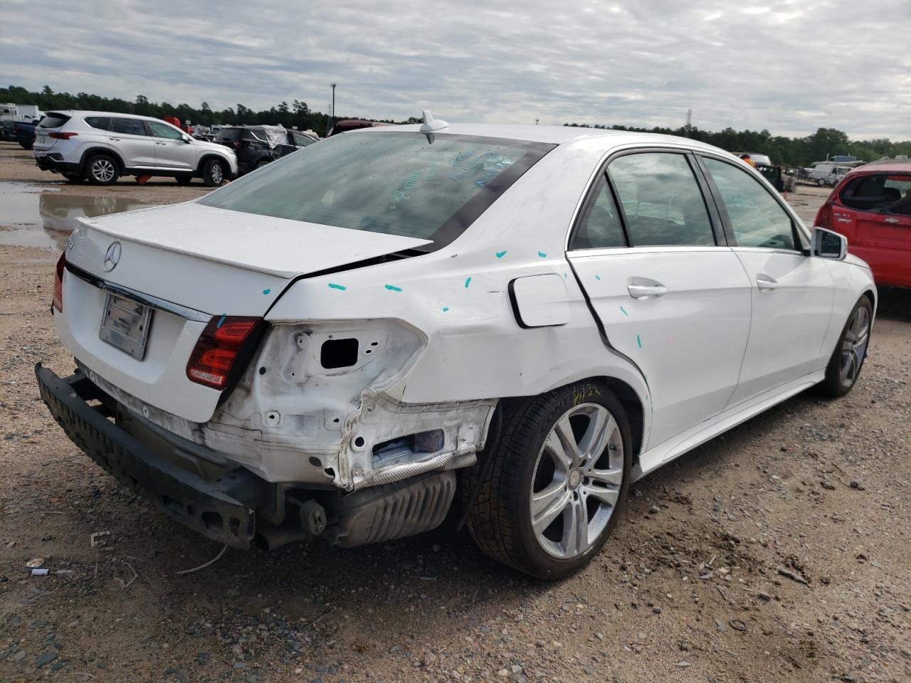 Photo 4 from auction – 2014 MERCEDES-BENZ E 350 with VIN WDDHF5KB7EB057147
