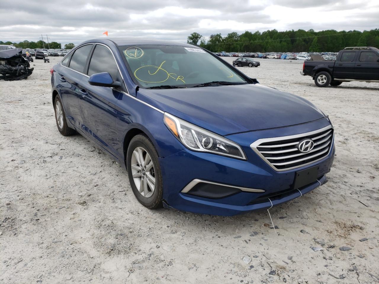 HYUNDAI SONATA SE 2016 with VIN 5NPE24AF1GH376939 - Photo from auction