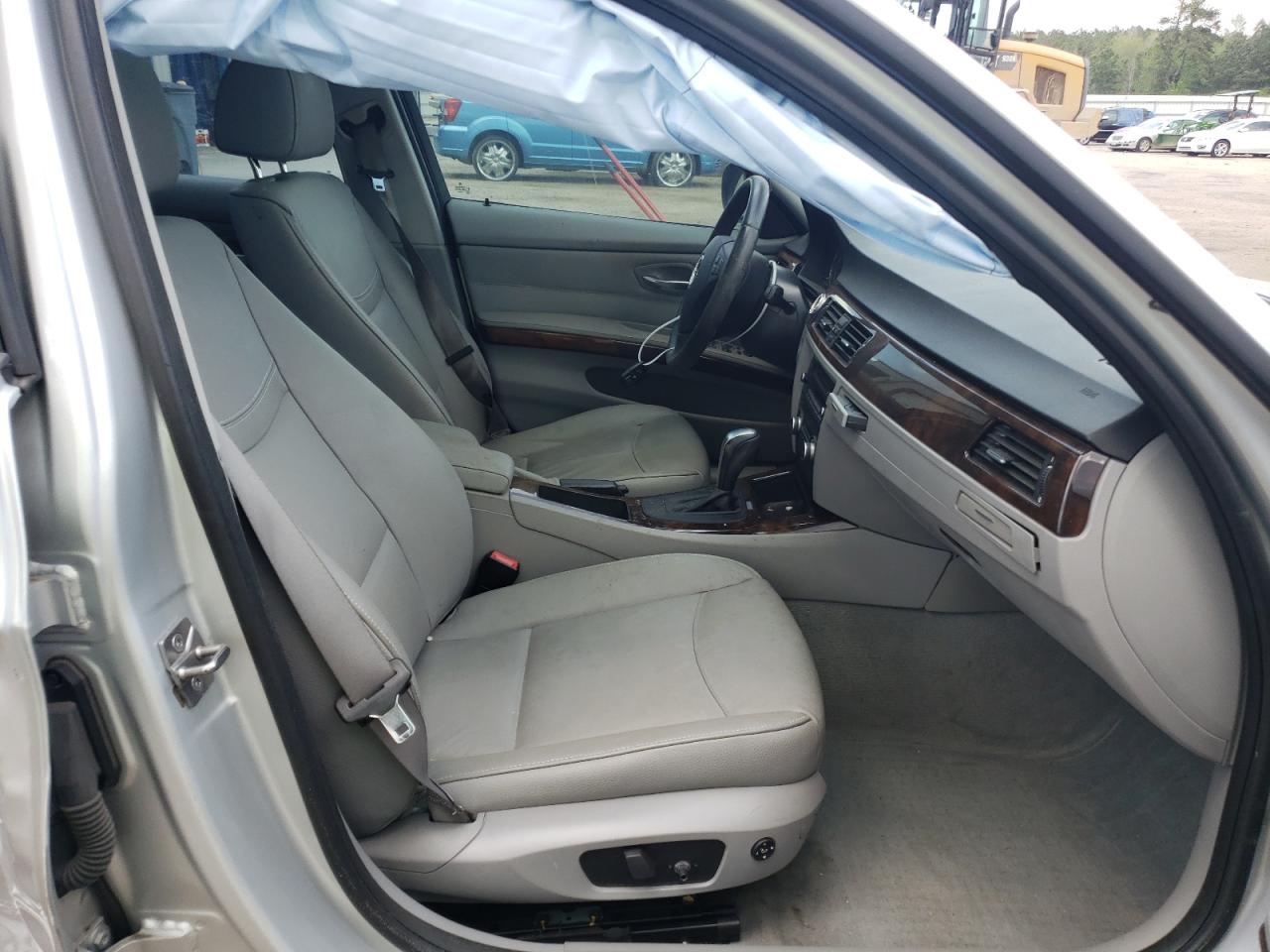Photo 5 from auction – 2011 BMW 328 I with VIN WBAPH7G59BNM59015