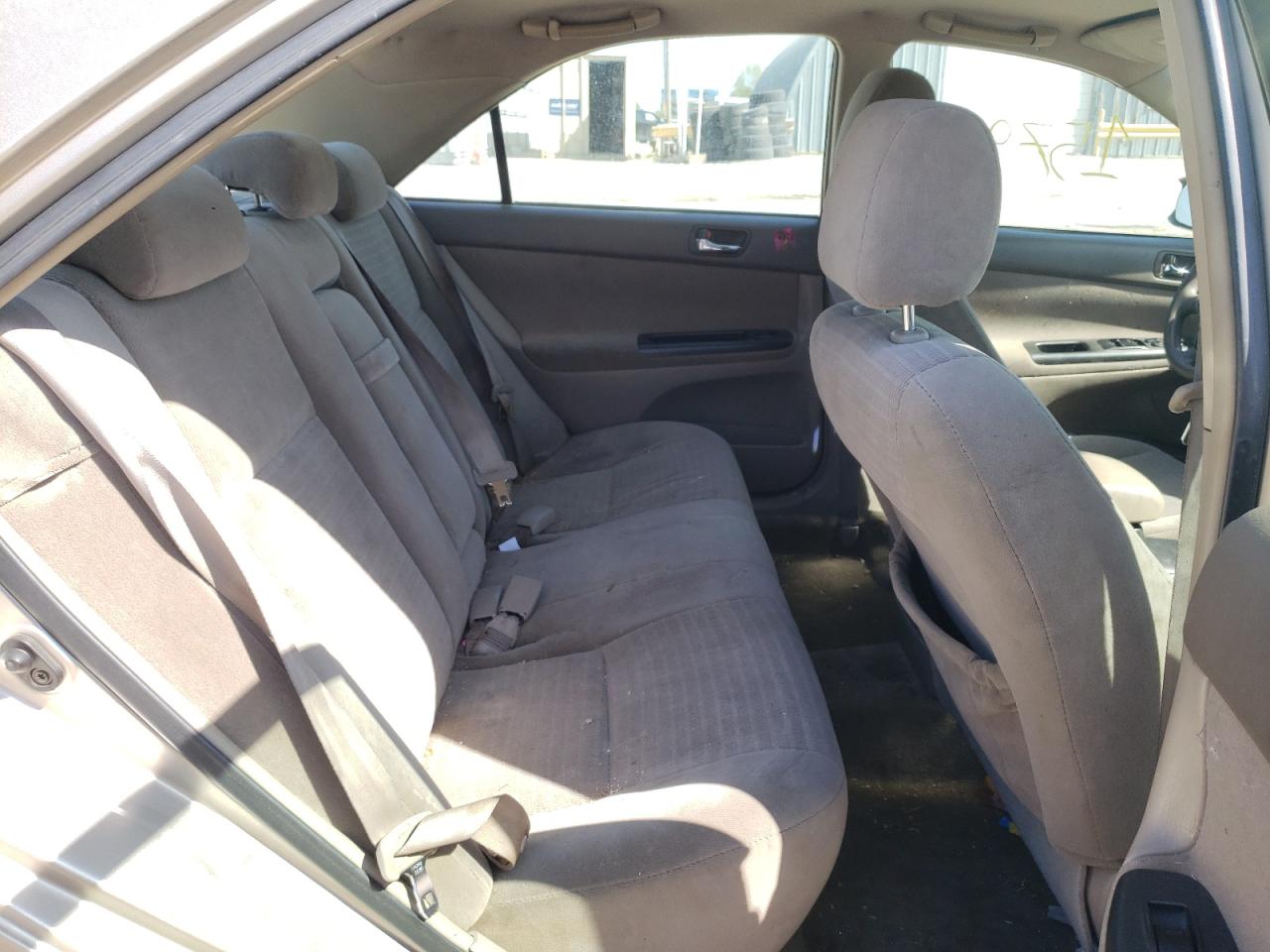 Photo 6 from auction – 2005 TOYOTA CAMRY LE with VIN 4T1BE32K95U584856