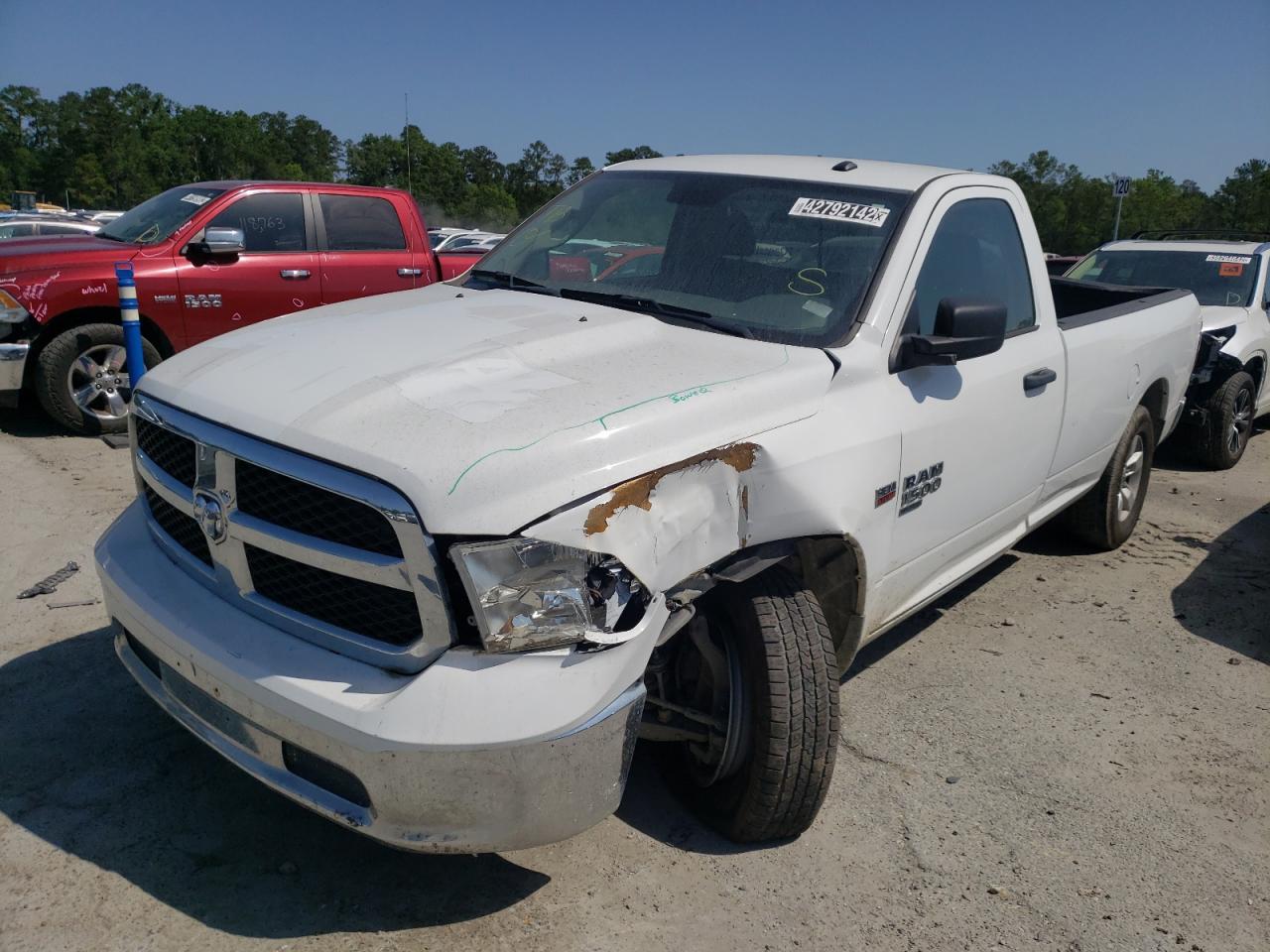 Photo 2 from auction – 2019 RAM 1500 CLASS with VIN 3C6JR6DT3KG674828