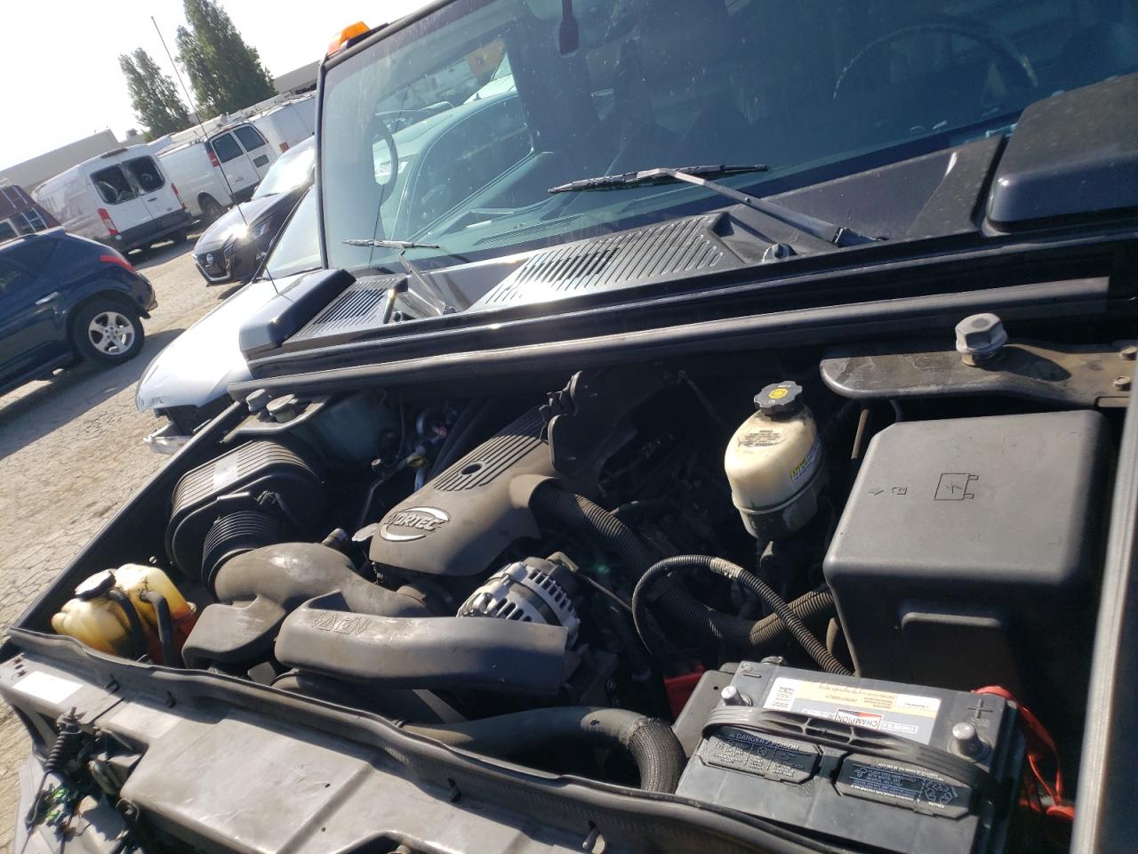 Photo 7 from auction – 2006 HUMMER H2 with VIN 5GRGN23U66H104818