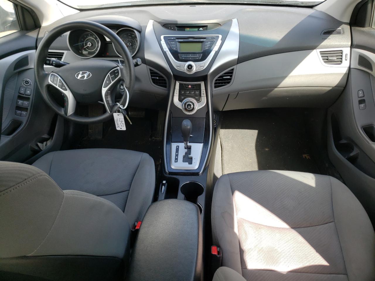 Photo 9 from auction – 2011 HYUNDAI ELANTRA GL with VIN KMHDH4AE7BU173064