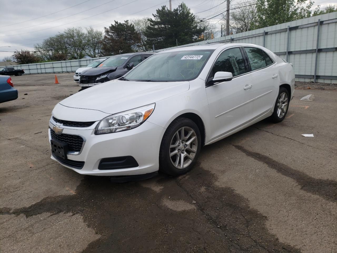 Photo 2 from auction – 2015 CHEVROLET MALIBU 1LT with VIN 1G11C5SL0FF211441