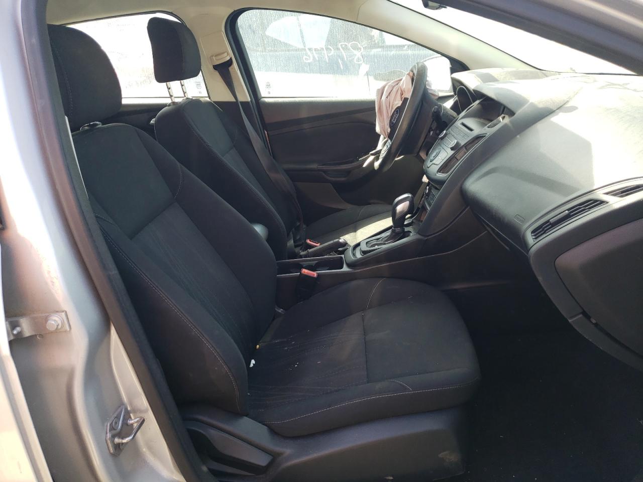 Photo 7 from auction – 2016 FORD FOCUS SE with VIN 1FADP3K20GL347937
