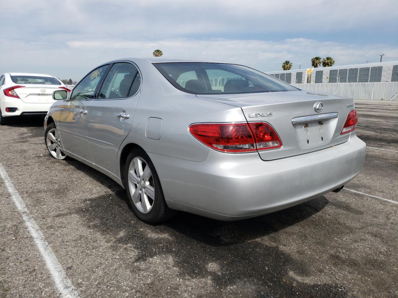 Photo 3 from auction – 2005 LEXUS ES 330 with VIN JTHBA30G555112290
