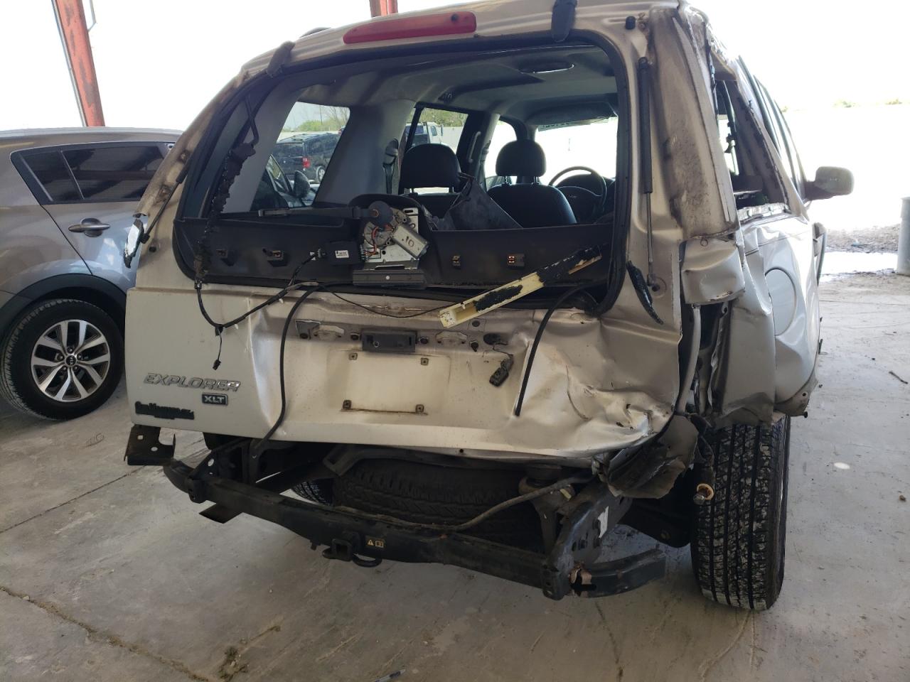 Photo 9 from auction – 2003 FORD EXPLORER X with VIN 1FMZU63K93UA90978