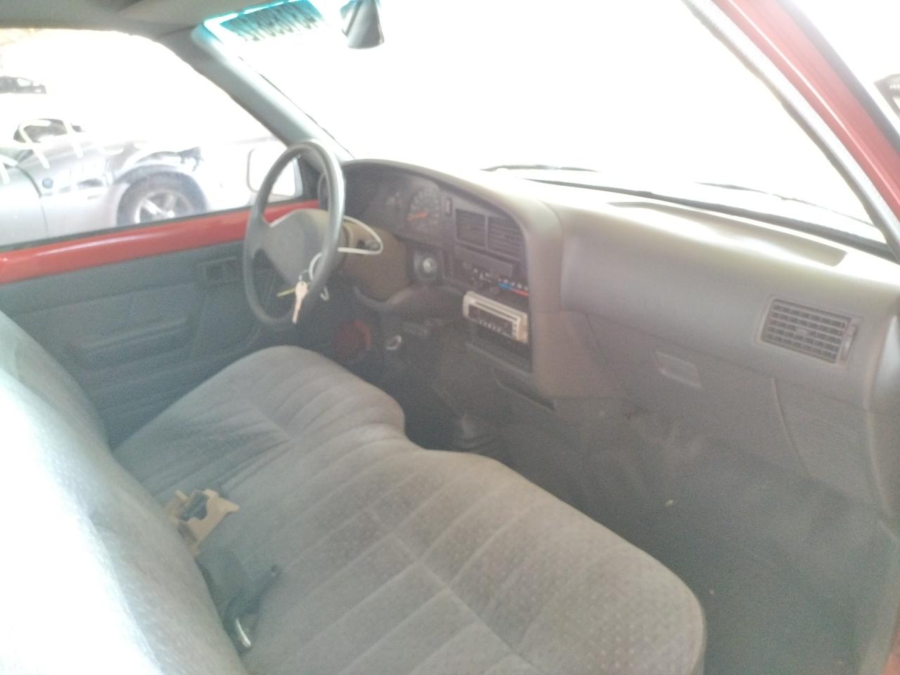 Photo 5 from auction – 1992 TOYOTA PICKUP 1/2 with VIN 4TARN81A3NZ005979