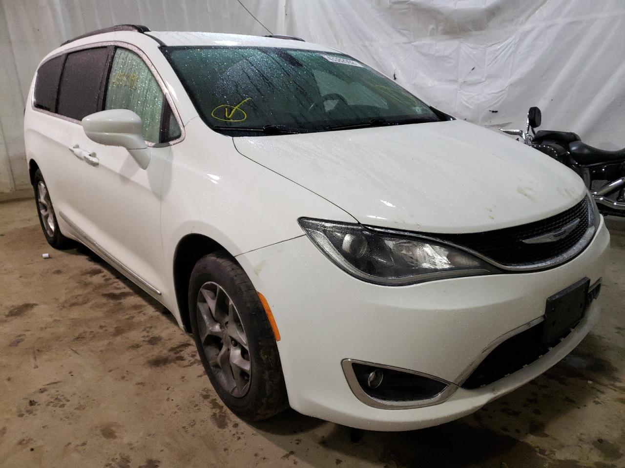 CHRYSLER PACIFICA T 2017 with VIN 2C4RC1BG3HR506714 - Photo from auction