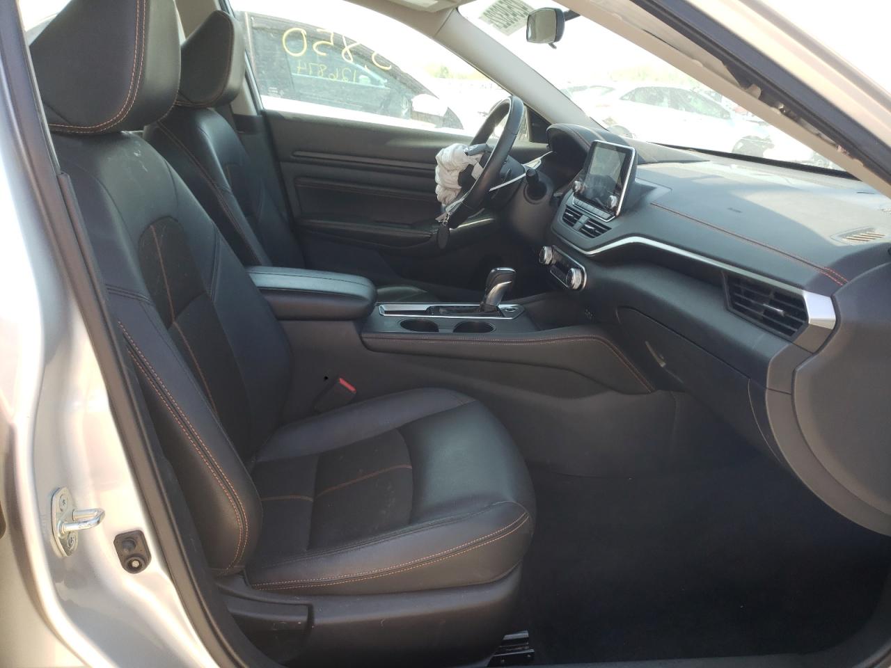Photo 5 from auction – 2019 NISSAN ALTIMA SR with VIN 1N4BL4CVXKC172672