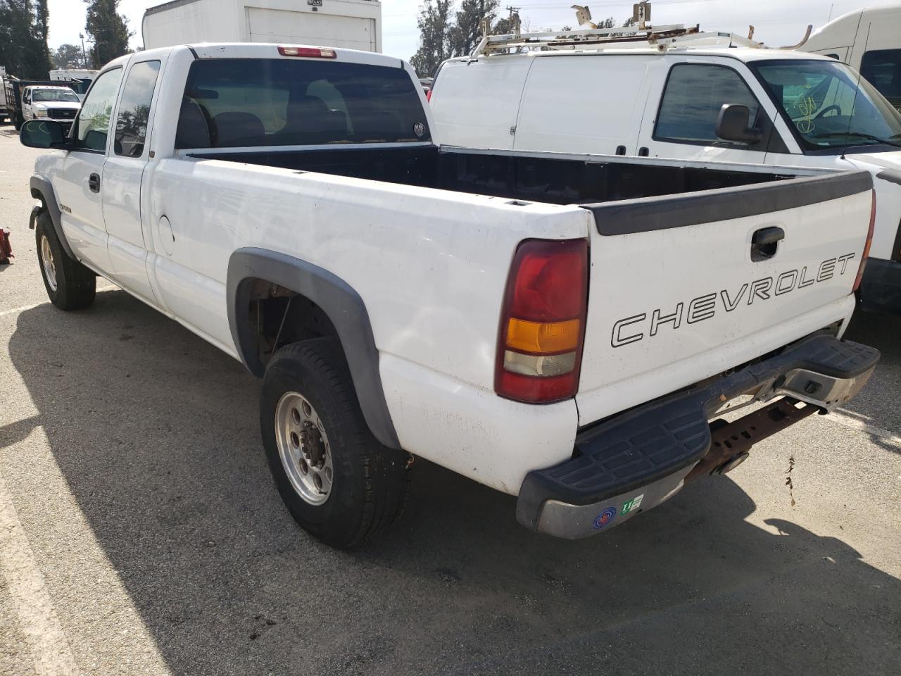 Photo 3 from auction – 2002 CHEVROLET SILVERADO with VIN 1GCHC29U72E259425
