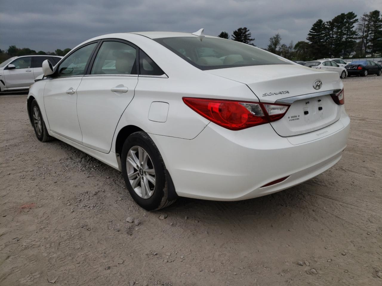 Photo 3 from auction – 2011 HYUNDAI SONATA GLS with VIN 5NPEB4AC4BH245857