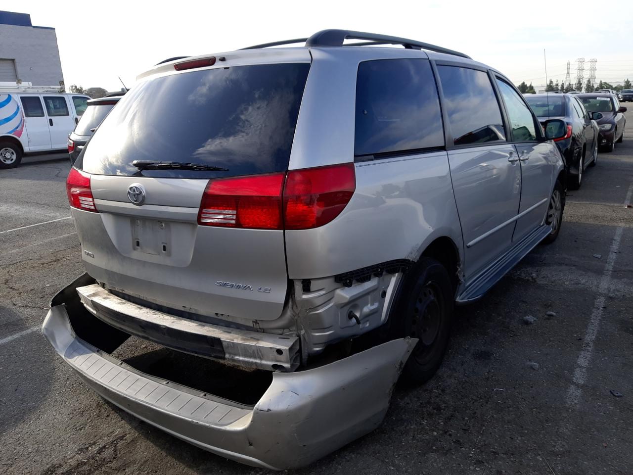 Photo 4 from auction – 2005 TOYOTA SIENNA CE with VIN 5TDZA23C55S374582