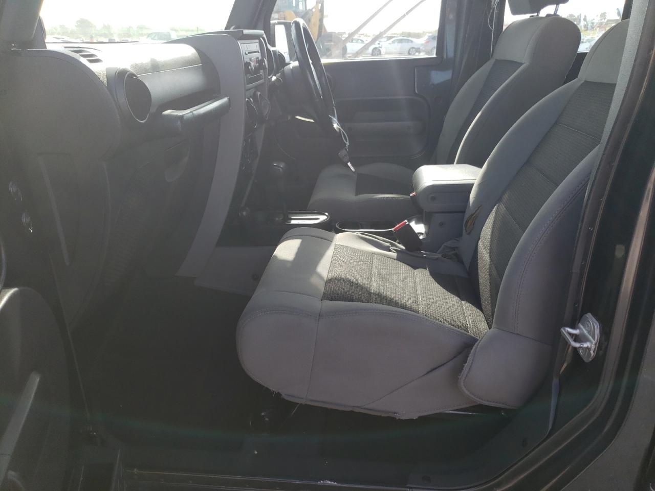 Photo 5 from auction – 2010 JEEP WRANGLER U with VIN 1J4BZ3H19AL136344